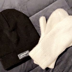 •EDDIE BAUER BEANIE/ARITZIA GLOVES•